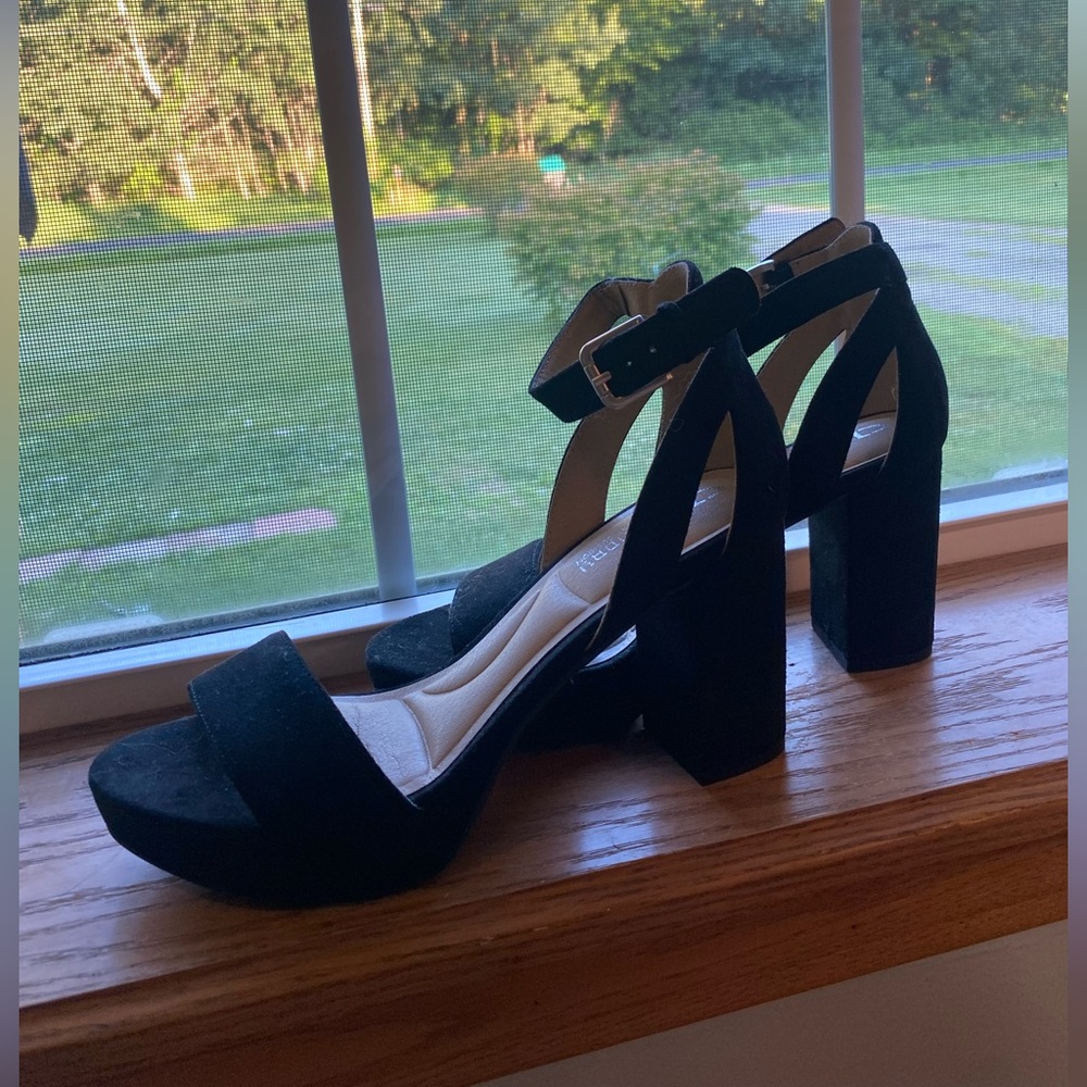 Chinese Laundry Black Suede Block Heels